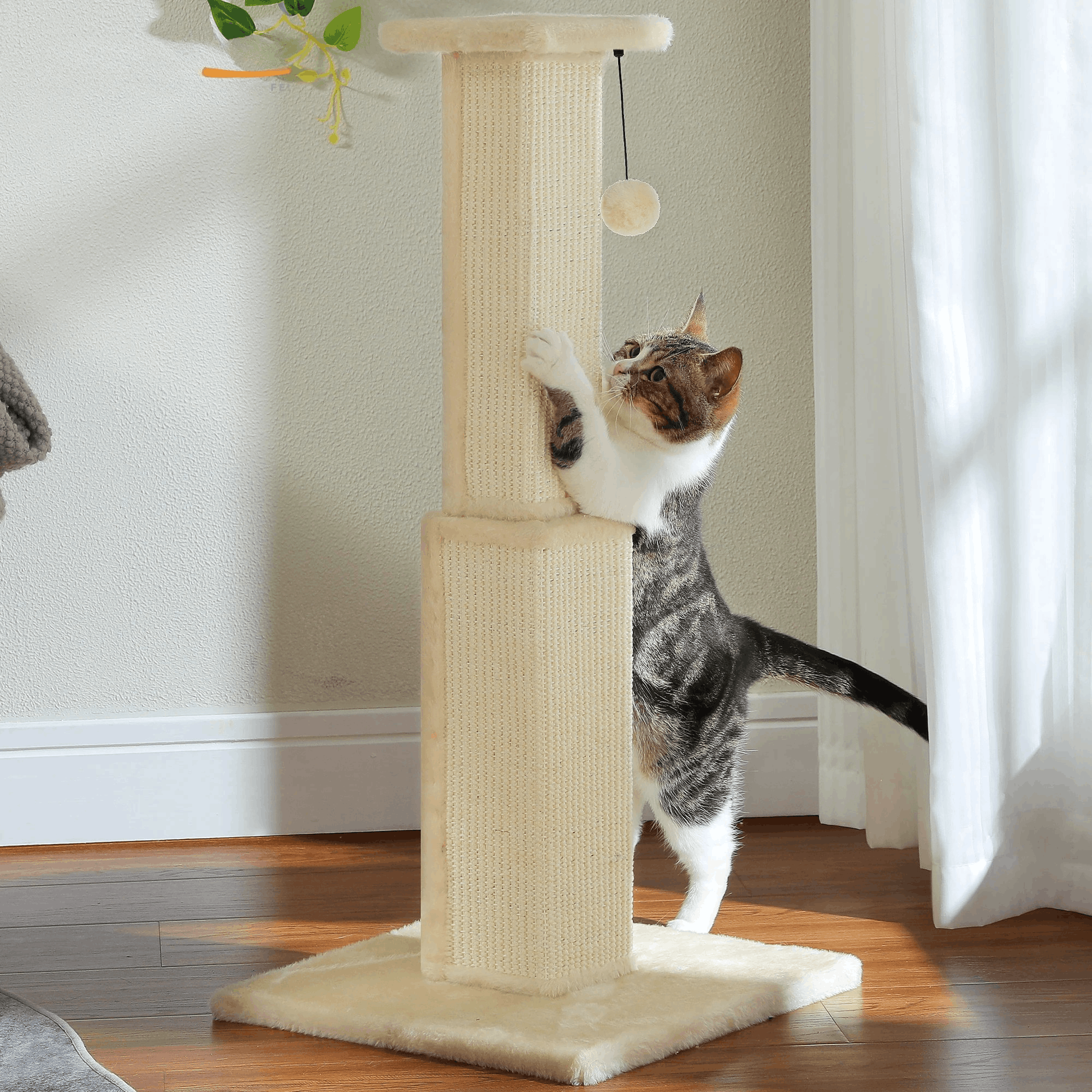 JADE™ — Le Griffoir Totem Végétal pour Chat avec Balle Interactive