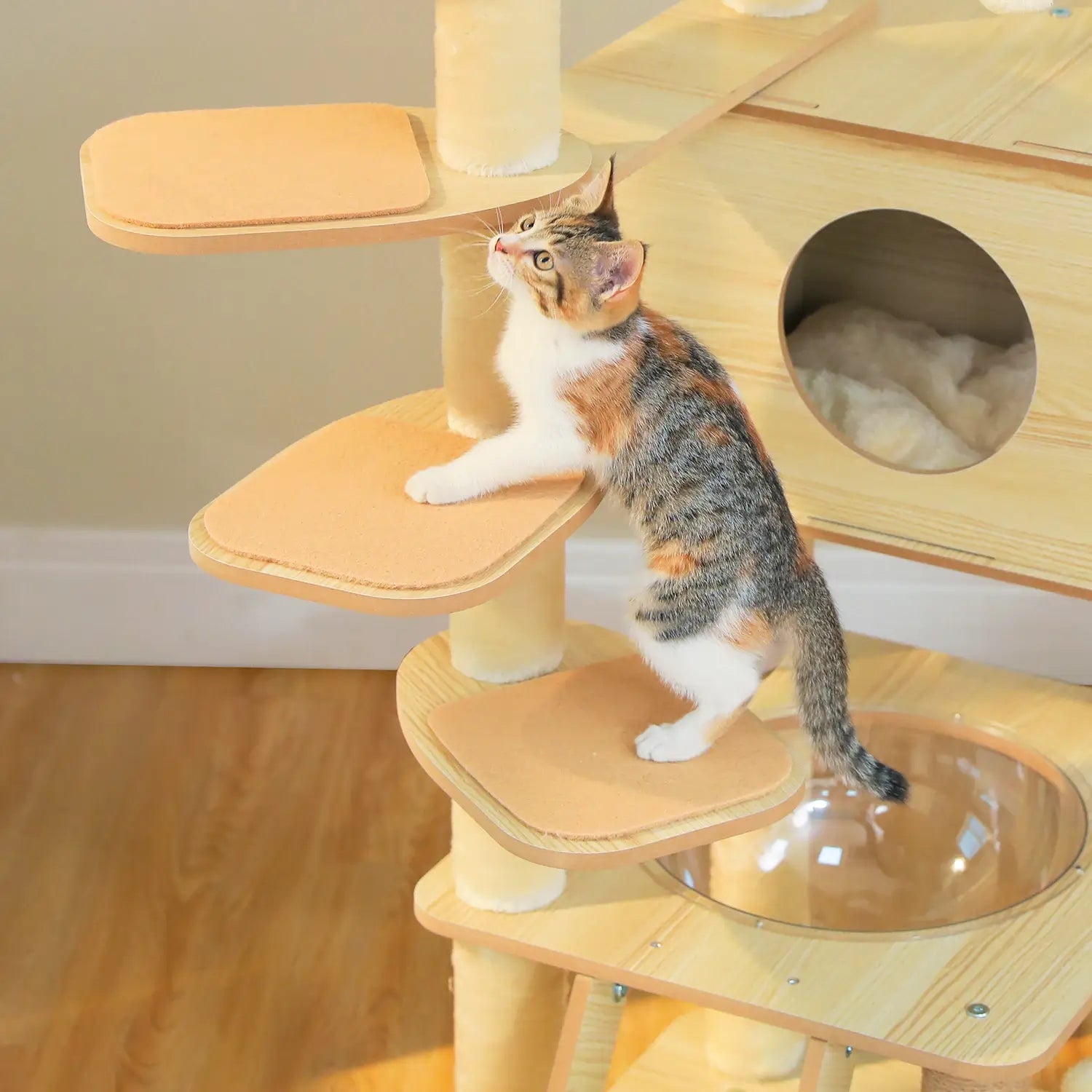Arbre à chat bois naturel XXL stable avec niche et plateformes – CORTEX